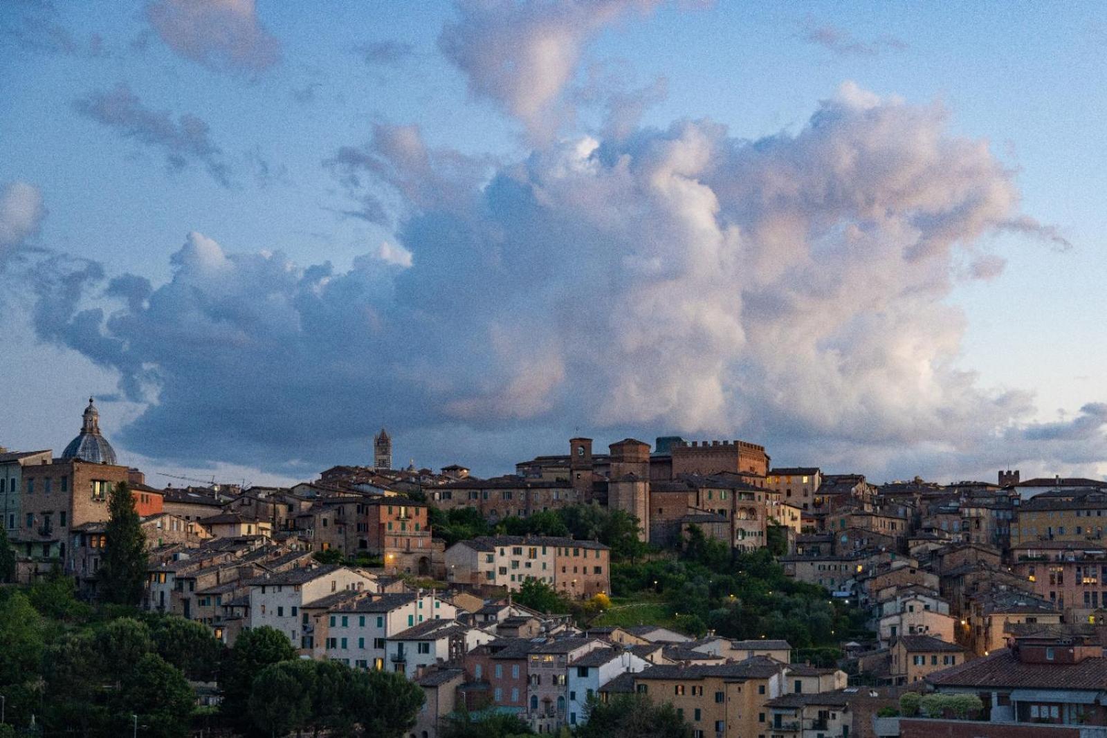 シエーナAttico San Francescoアパートメント エクステリア 写真